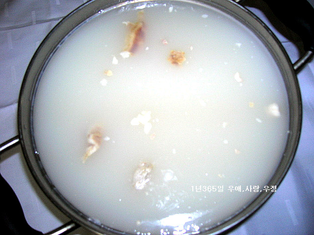 추운 겨울에는 얼큰하고 시원한 장터국밥