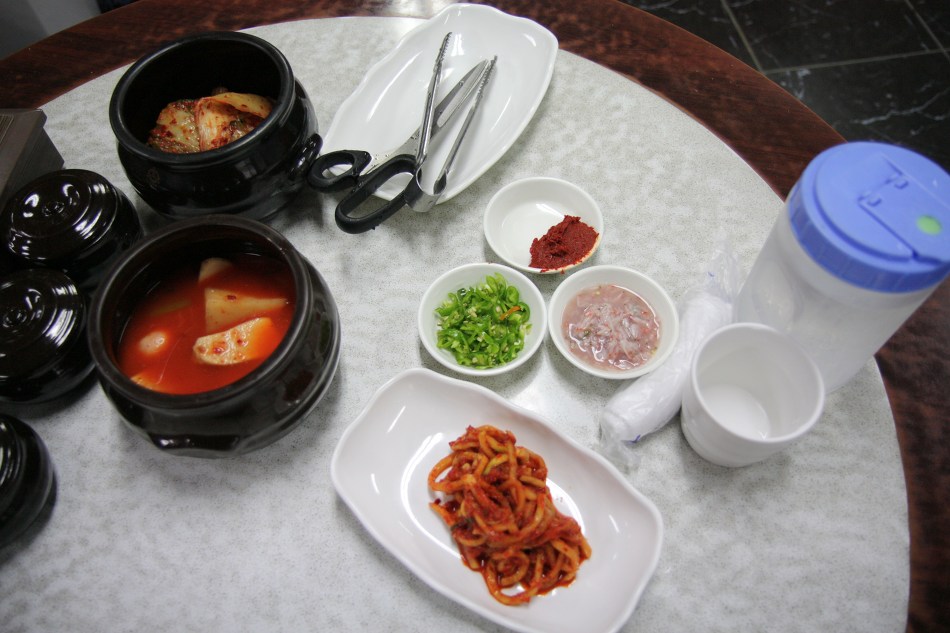 새벽부터 해장국 이미지