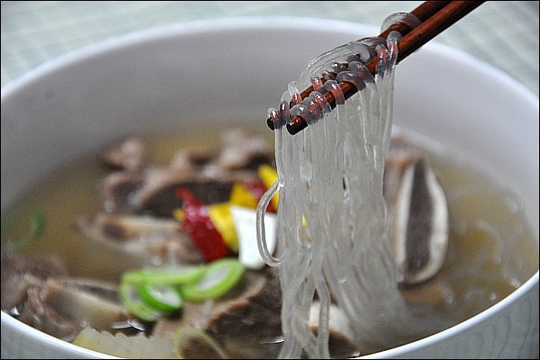 몸을 따뜻하게 해 주는 갈비탕