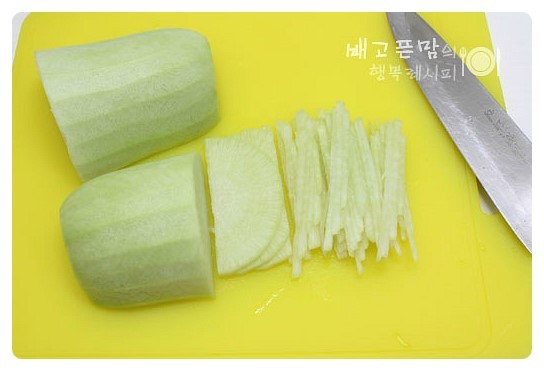 국물과 함께 떠서 드세요~~