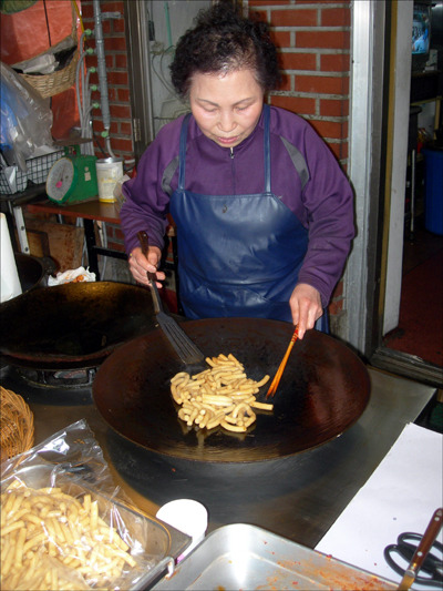 어른들이 더 찾는 효자동 옛날떡볶이