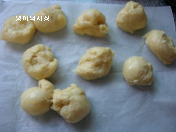 치즈가 쭈~욱 모짜렐라 치즈 빵