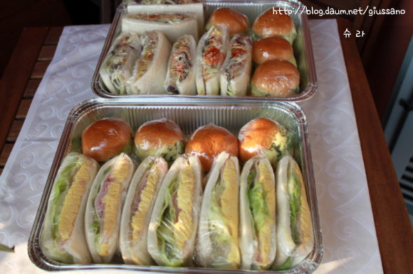 김밥 앞에서도 여전히 인기가 좋았던~샌드위치도시락...
