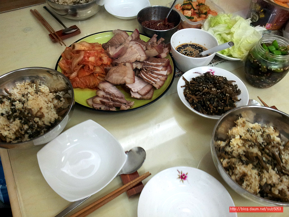 와인 생 돼지 보쌈과 시래기밥...속이 편안해지는 밥상 - 10만개의 레시피, 메뉴판키친 요리판
