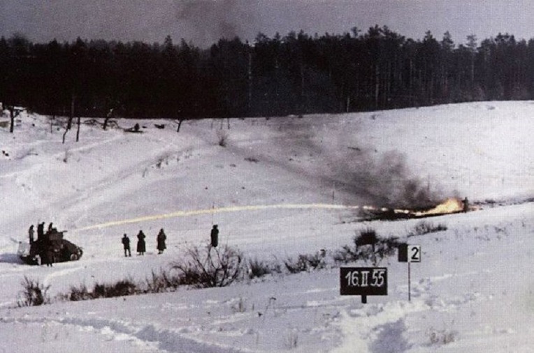 냉전기 체코슬로바키아군의 PM-1 화염방사 전차 - Cold War Czechoslovakian Army PM-1 flamethrower Tank 