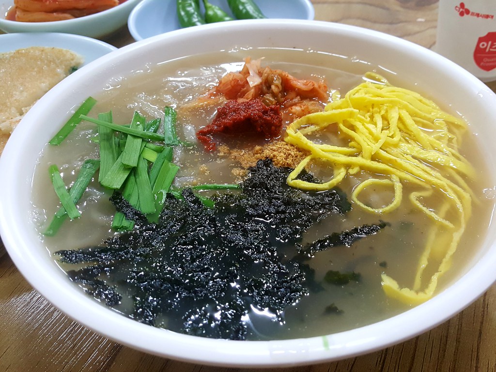 강원도 영월 맛집 특산물 칡으로 끓여내는 고씨굴 강원토속식당 칡국수 감자전 여행