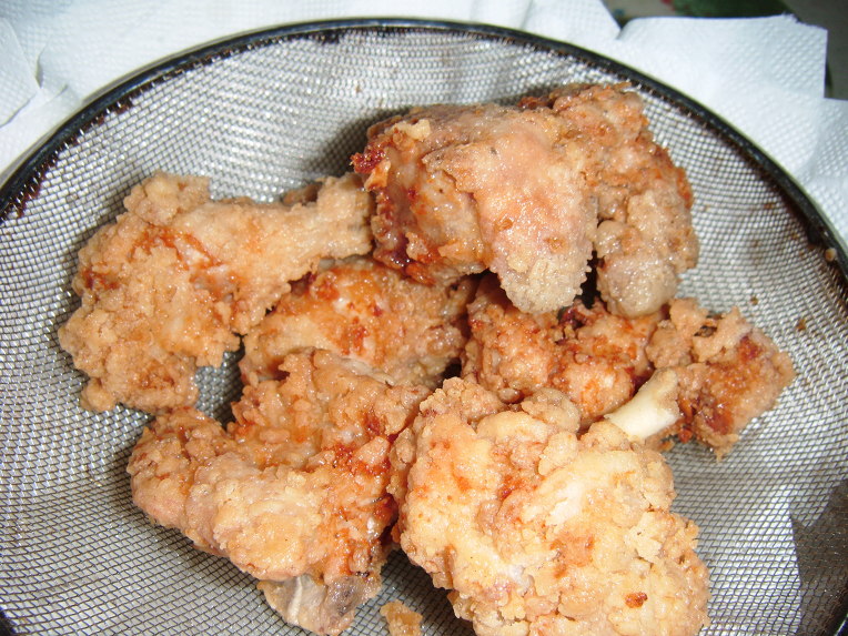 오늘의유머 - 달콤 짭쪼름한 갈릭치킨! ㅋ 달콤 짭쪼름한 갈릭치킨! ㅋ